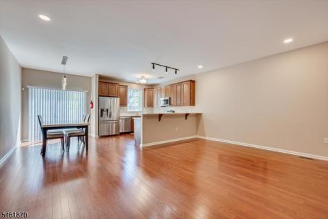 15 Bahr Circle Verona NJ 07044