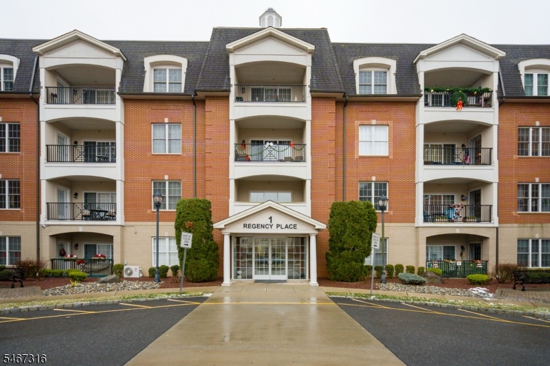 319 Regency Place Woodbridge NJ 07095