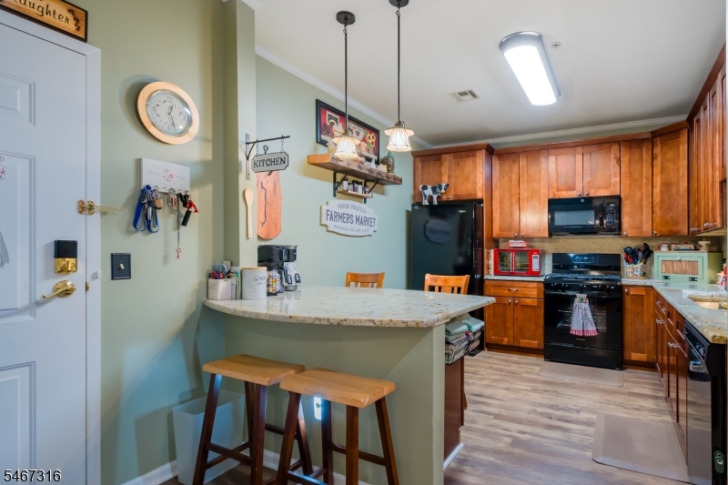 319 Regency Place Woodbridge NJ 07095