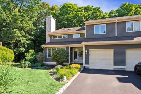5 Saint Andrews Lane Clinton NJ 08801