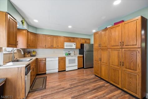 5 Saint Andrews Lane Clinton NJ 08801