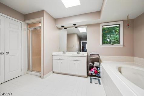 5 Saint Andrews Lane Clinton NJ 08801