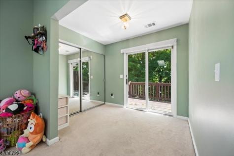 5 Saint Andrews Lane Clinton NJ 08801