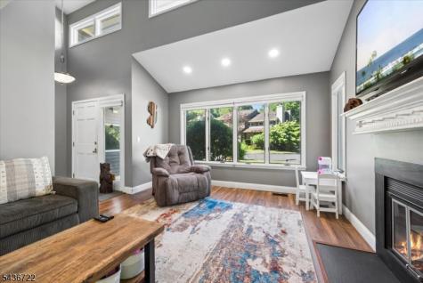 5 Saint Andrews Lane Clinton NJ 08801