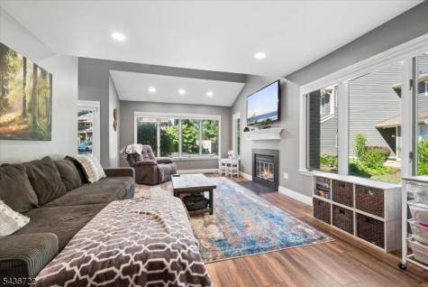 5 Saint Andrews Lane Clinton NJ 08801