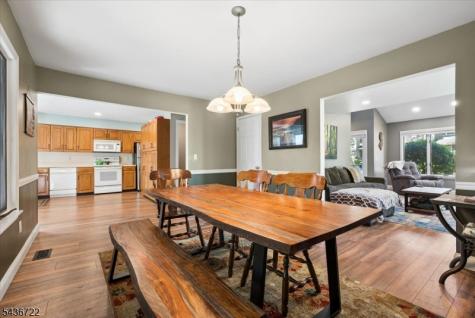 5 Saint Andrews Lane Clinton NJ 08801