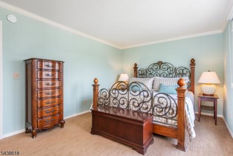 902 River Renaissance East Rutherford NJ 07073