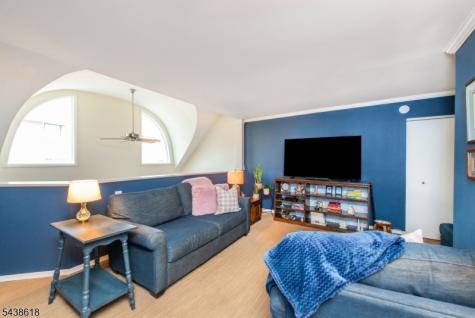 902 River Renaissance East Rutherford NJ 07073