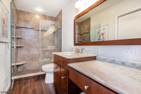 902 River Renaissance East Rutherford NJ 07073