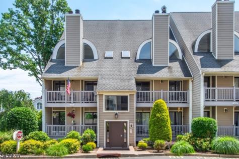 902 River Renaissance East Rutherford NJ 07073