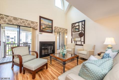 902 River Renaissance East Rutherford NJ 07073