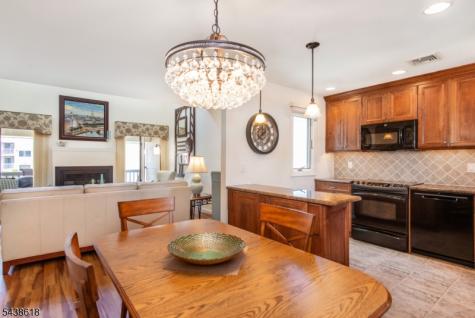 902 River Renaissance East Rutherford NJ 07073