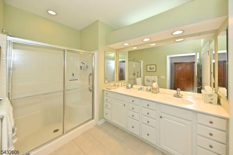 5206 Warrens Way Wanaque NJ 07465