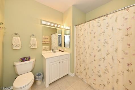 5206 Warrens Way Wanaque NJ 07465