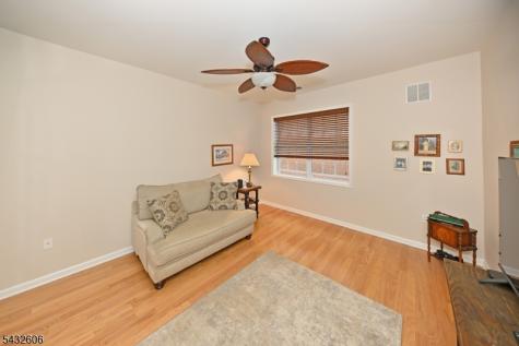 5206 Warrens Way Wanaque NJ 07465