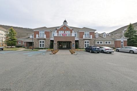 5206 Warrens Way Wanaque NJ 07465