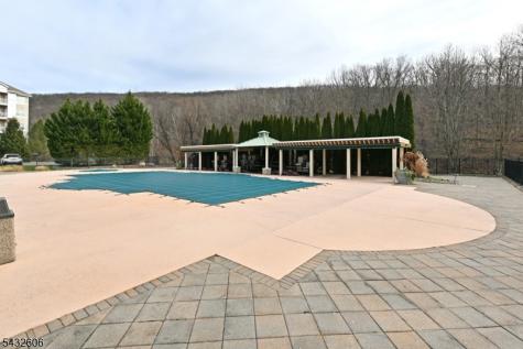 5206 Warrens Way Wanaque NJ 07465