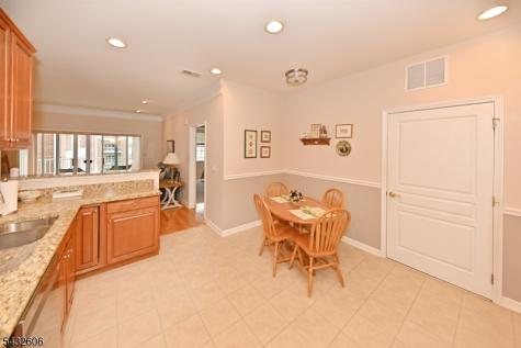 5206 Warrens Way Wanaque NJ 07465
