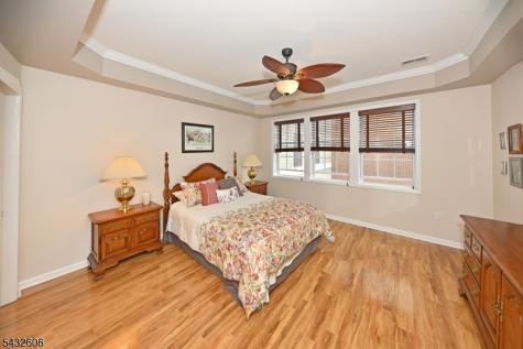 5206 Warrens Way Wanaque NJ 07465