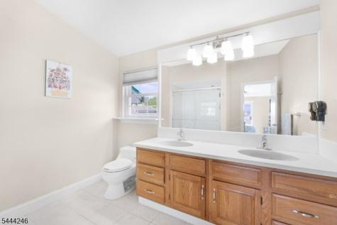 8 Bentley Court Bedminster NJ 07921