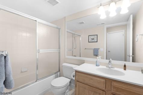 8 Bentley Court Bedminster NJ 07921