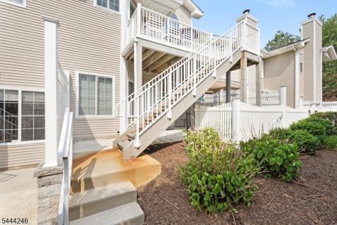 8 Bentley Court Bedminster NJ 07921