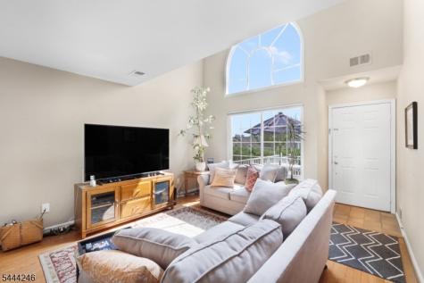 8 Bentley Court Bedminster NJ 07921
