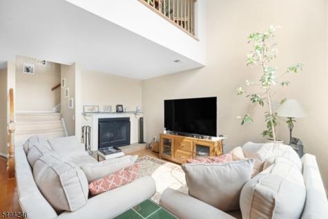 8 Bentley Court Bedminster NJ 07921