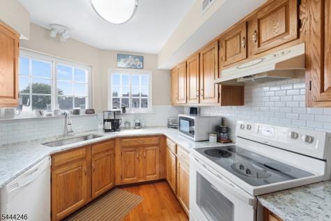 8 Bentley Court Bedminster NJ 07921