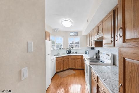 8 Bentley Court Bedminster NJ 07921