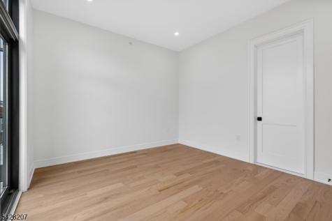 522 Valley Road Clifton NJ 07013