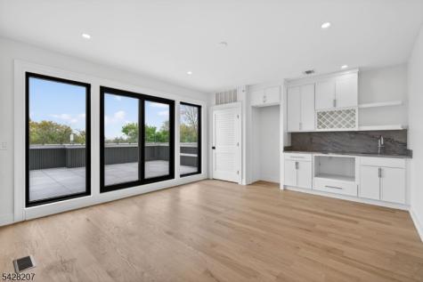 522 Valley Road Clifton NJ 07013
