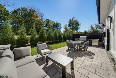 16 Paris Avenue Rockleigh NJ 07647