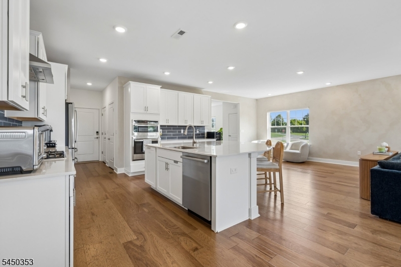 99 Ventura Drive East Hanover NJ 07936