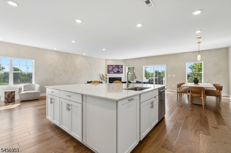 99 Ventura Drive East Hanover NJ 07936