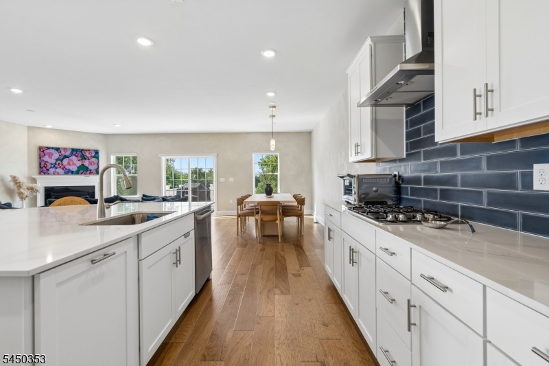 99 Ventura Drive East Hanover NJ 07936
