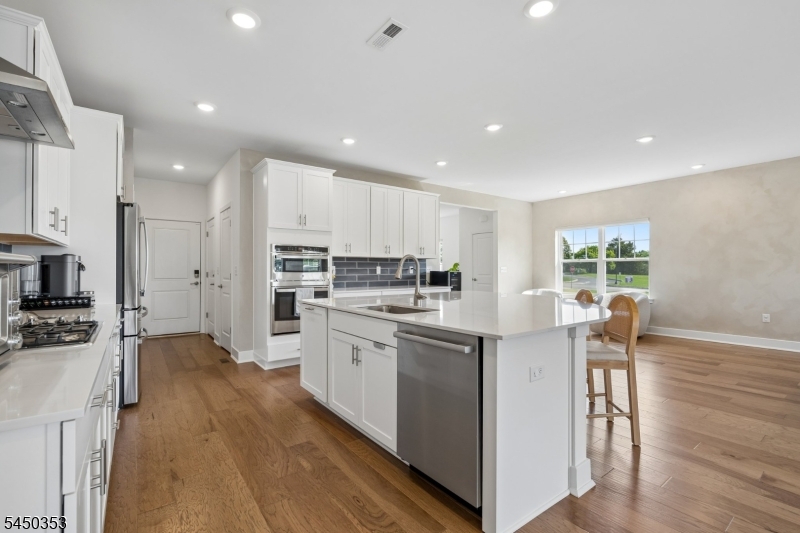 99 Ventura Drive East Hanover NJ 07936