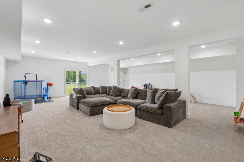 99 Ventura Drive East Hanover NJ 07936