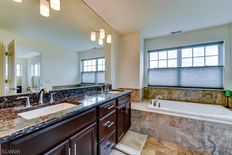 14 Lupine Lane Allamuchy NJ 07840