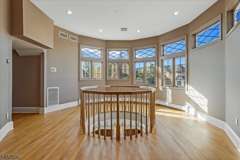10 Kips Ridge C0010 Montclair NJ 07044