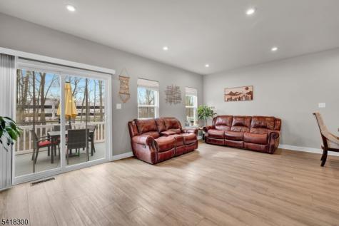 14 Pratt Lane Lawrence NJ 08648