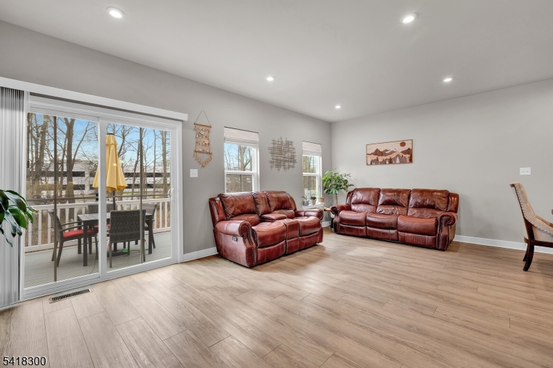 14 Pratt Lane Lawrence NJ 08648