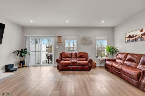 14 Pratt Lane Lawrence NJ 08648
