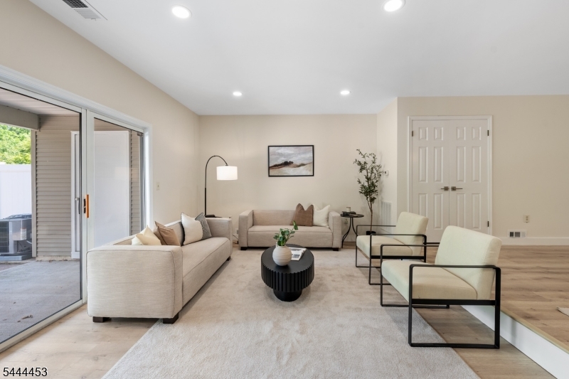 51 Chelsea Court Franklin NJ 08823