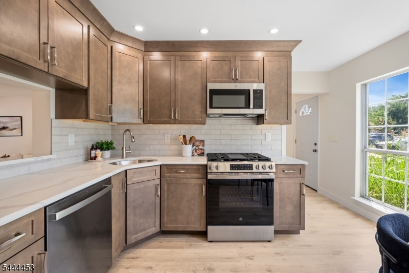 51 Chelsea Court Franklin NJ 08823