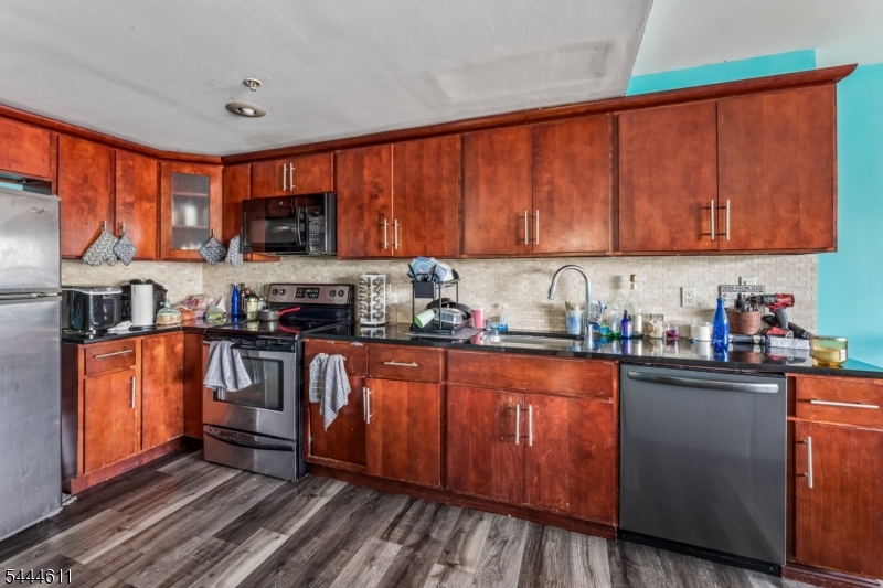 60 Parkway Drive East Orange NJ 07017