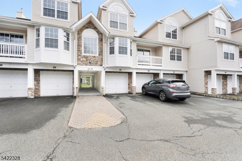 32 Pasture Court Roxbury NJ 07852