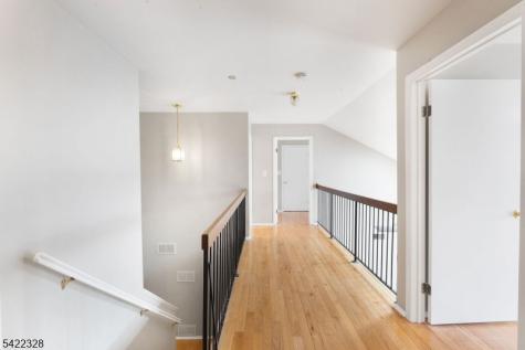 32 Pasture Court Roxbury NJ 07852