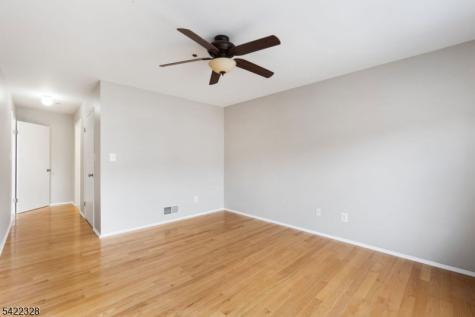 32 Pasture Court Roxbury NJ 07852