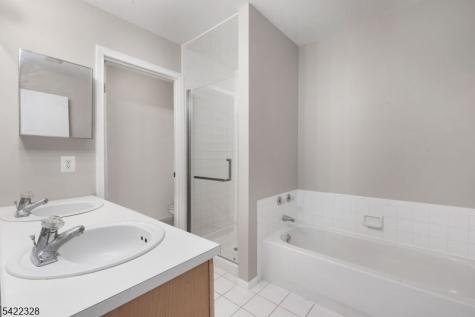 32 Pasture Court Roxbury NJ 07852